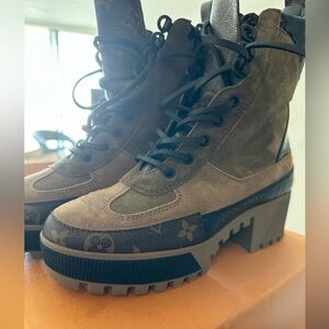 Louis Vuitton Laureate Platform Desert Boot ;LV combat boots; size 38